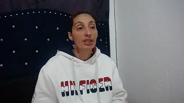 anyu1306 online show from 12/18/24, 02:17