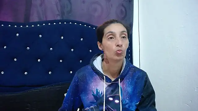 anyu1306 online show from 01/17/25, 05:41