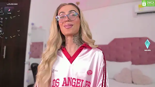 Miss sagitario online show from 03/10/25, 12:04