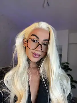 Miss sagitario online show from 04/22/26, 12:28