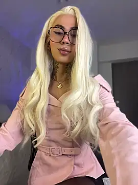 Snapshot of Miss_sagitario chatting on 05/13/26, 12:13 Miss sagitario online show from 05/13/26, 12:13