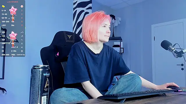 ReiYosimoto online show from 10/04/25, 11:52