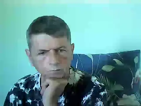 Snapshot of czarek888 chatting on 06/06/26, 03:28 czarek888 online show from 06/06/26, 03:28