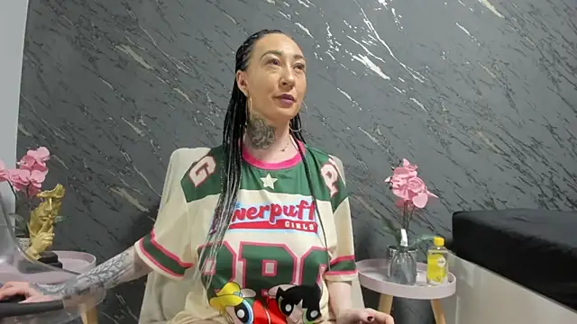 Rayanablackandwhite online show from 11/27/25, 08:00