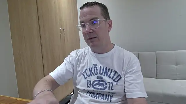 BrettJ81 online show from 03/26/26, 02:44