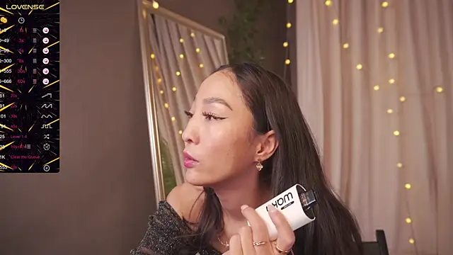 1reisatumi  online show from 11/04/25, 07:02