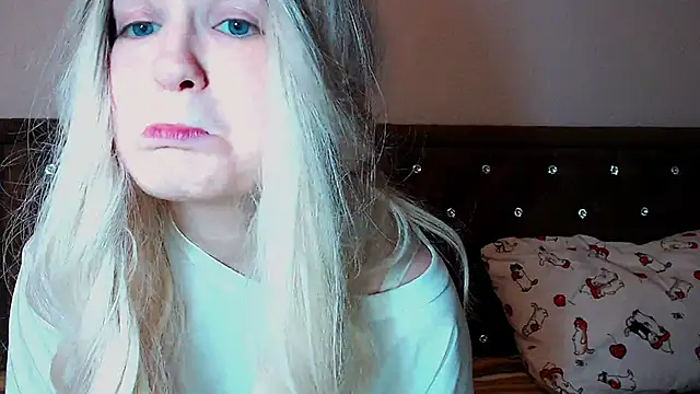 Sara4uu online show from 10/07/25, 12:08