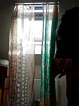 JOHANNA9MOI02 online show from 11/10/25, 11:53