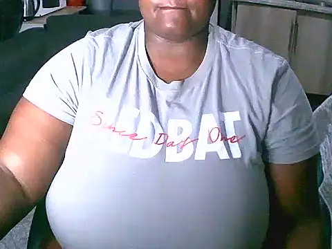 Snapshot of DarkBbw201 chatting on 03/06/25, 12:43 DarkBbw201 online show from 03/06/25, 12:43