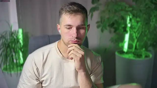 Sweeet  boy online show from 03/19/25, 08:34