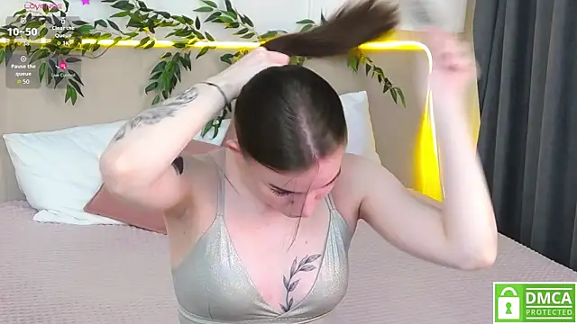 Snapshot of AmaliaBell chatting on 10/25/25, 01:07 AmaliaBell online show from 10/25/25, 01:07