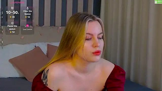 Snapshot of AmaliaBell chatting on 01/12/26, 01:05 AmaliaBell online show from 01/12/26, 01:05