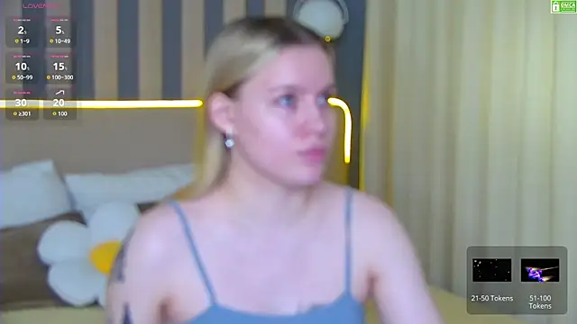 Snapshot of AmaliaBell chatting on 06/28/26, 01:17 AmaliaBell online show from 06/28/26, 01:17
