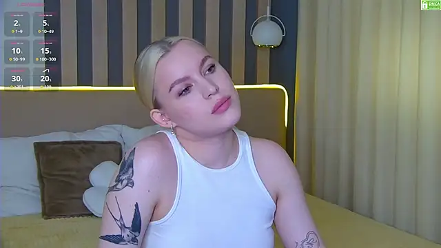 Snapshot of AmaliaBell chatting on 07/12/26, 01:13 AmaliaBell online show from 07/12/26, 01:13