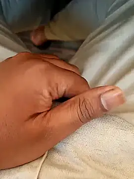 u wan me online show from 11/12/25, 03:18