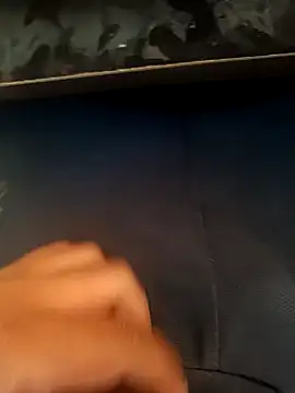 u wan me online show from 04/19/26, 03:39