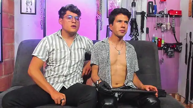 Snapshot of dom2travelersss chatting on 02/27/25, 04:43 dom2travelersss online show from 02/27/25, 04:43