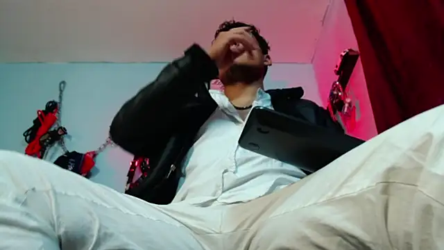 dom2travelersss online show from 04/04/26, 12:35