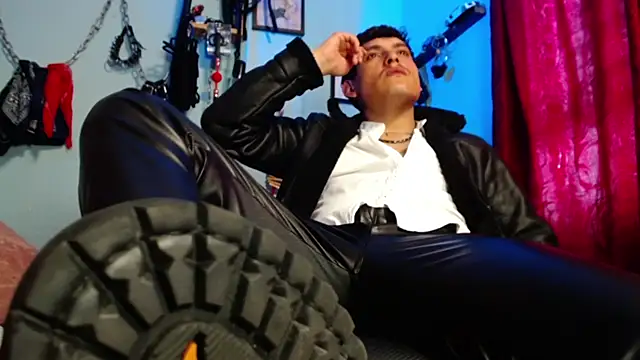 dom2travelersss online show from 04/20/26, 08:43