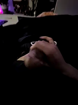 Snapshot of skaylove chatting on 12/08/24, 04:46 skaylove online show from 12/08/24, 04:46