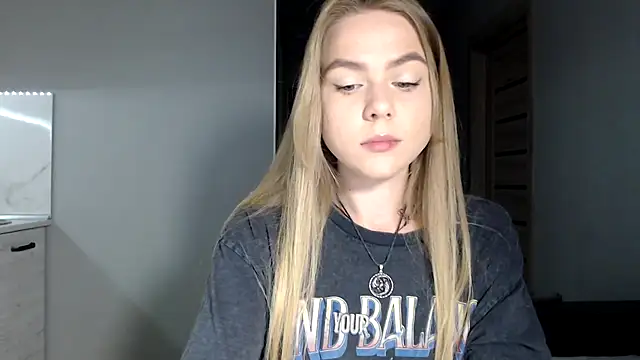 Snapshot of Sunbeam_ chatting on 05/12/26, 08:17 Sunbeam online show from 05/12/26, 08:17