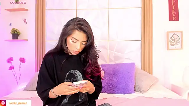 natalie jaensen online show from 04/22/26, 11:17