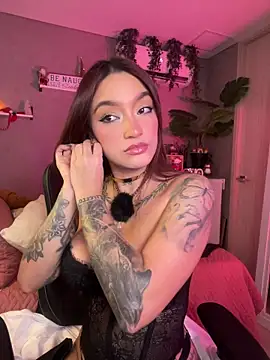 DaniDusan  online show from 12/14/25, 07:40