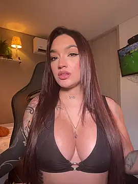 Snapshot of DaniDusan_ chatting on 07/19/26, 07:17 DaniDusan online show from 07/19/26, 07:17
