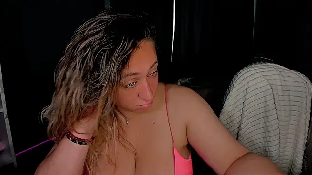 Snapshot of CumOnMy_Tits chatting on 09/21/25, 12:56 CumOnMy Tits online show from 09/21/25, 12:56