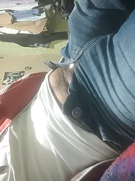 Snapshot of Elcogetuquieres chatting on 01/17/26, 07:13 Elcogetuquieres online show from 01/17/26, 07:13