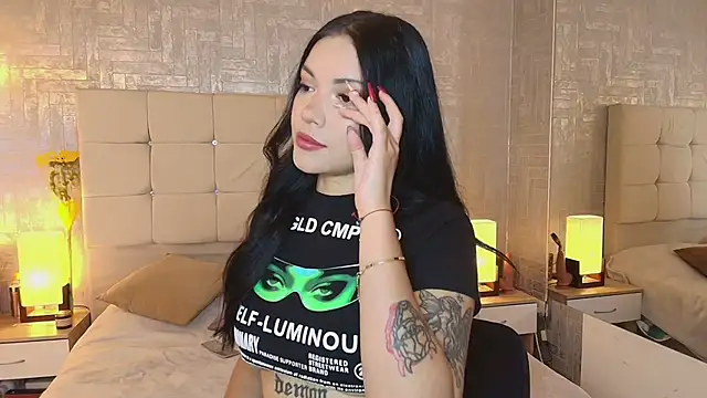 Snapshot of Baby_Venuss chatting on 12/31/24, 04:06 Baby Venuss online show from 12/31/24, 04:06