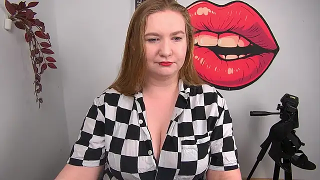 Snapshot of LaraDream chatting on 05/27/26, 02:36 LaraDream online show from 05/27/26, 02:36