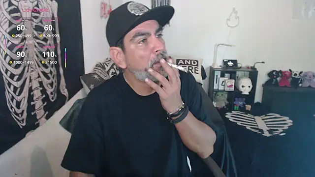Snapshot of soyelcarlitos_ chatting on 06/15/26, 10:01 soyelcarlitos online show from 06/15/26, 10:01