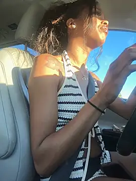 mismialove online show from 04/15/26, 01:01