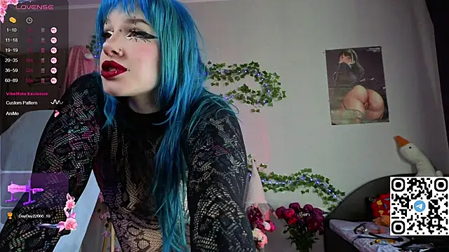 Silvia Santorskii online show from 11/17/25, 07:47