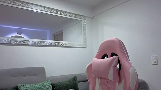 Snapshot of nelumbonucifera chatting on 11/08/25, 12:55 nelumbonucifera online show from 11/08/25, 12:55