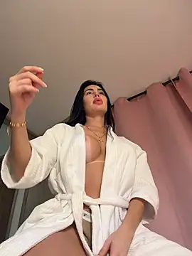 Snapshot of nelumbonucifera chatting on 12/16/25, 02:27 nelumbonucifera online show from 12/16/25, 02:27