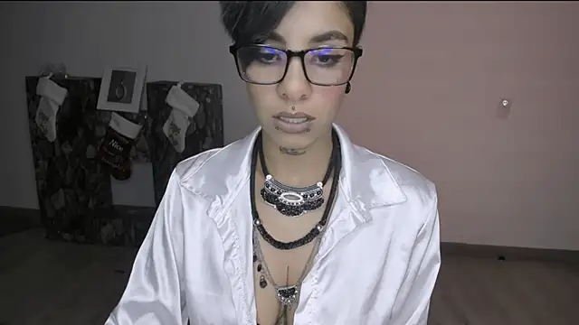 luci fer devil online show from 12/20/24, 05:04