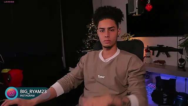 bigryann23 online show from 12/13/24, 01:59