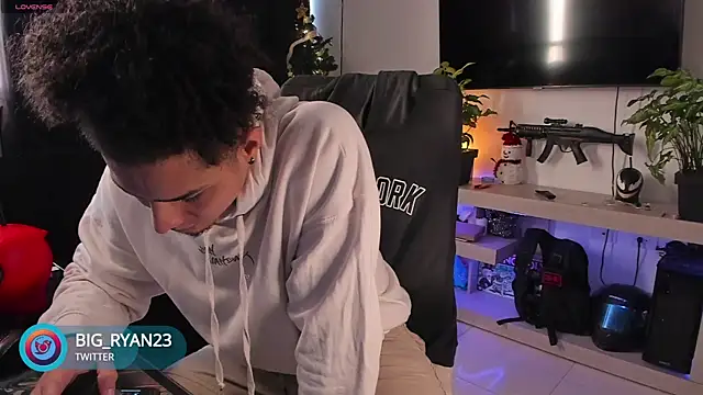 bigryann23 online show from 12/15/24, 10:15