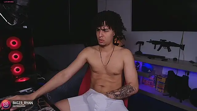 bigryann23 online show from 03/17/25, 03:14