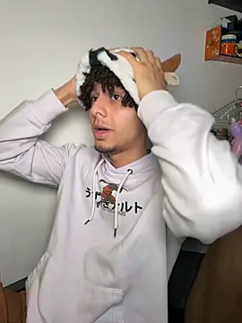 bigryann23 online show from 11/04/25, 12:21